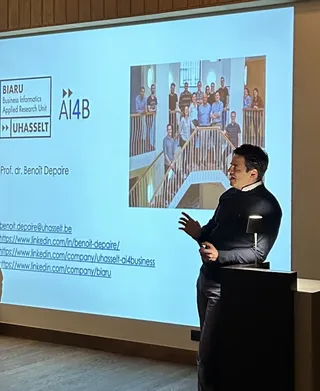 Benoît Depaire geeft de lezing 'AI Doesn't Matter' op de AI Roundtable in het MAS, Antwerpen